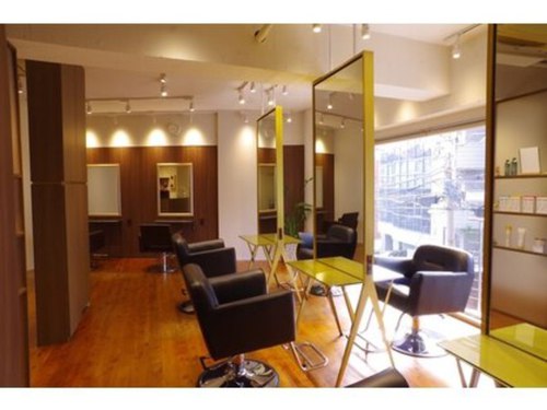 キュー ヘア(Que hair)(東京都渋谷区恵比寿西2‐17‐4 イースト代官山ビル 2F)