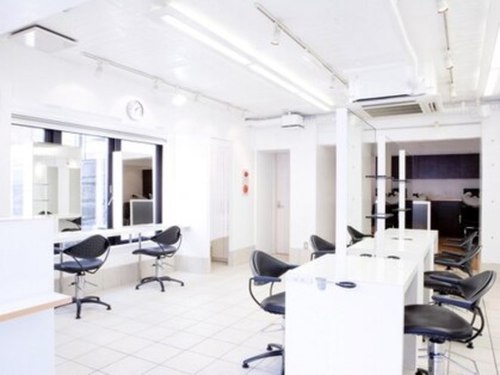 トニーアンドガイ 恵比寿店(TONI & GUY)(東京都渋谷区恵比寿南1-12-1 えいしん会館 1F)