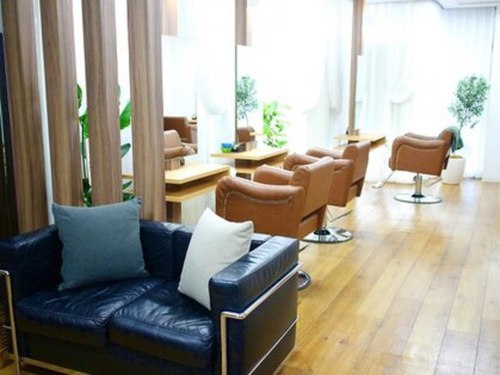 ヤマノ サロン オブ ビューティー(YAMANO Salon of Beauty)(東京都渋谷区代々木1-13-8 山野代々木ビル2F)