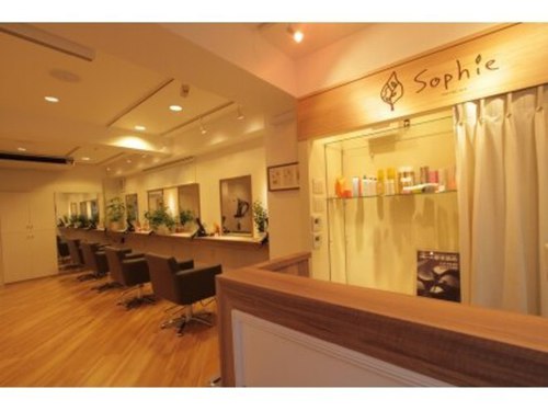 ソフィーヘアアンドケア(Sophie Hair&Care)(東京都渋谷区千駄ヶ谷3‐22‐5)
