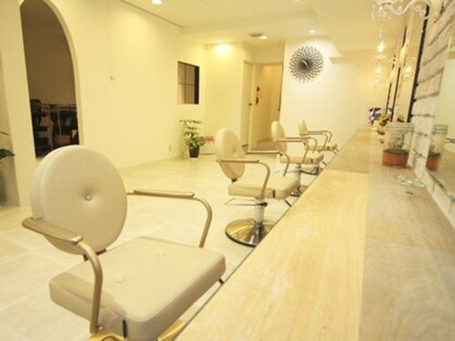 ブレッザヘアー(Brezza hair)(東京都渋谷区笹塚2-25-2 1階)