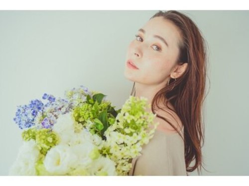 アンベリールフルー(EMBELLIR fleur)(東京都渋谷区神宮前6-2-9ミナガワビル4F)