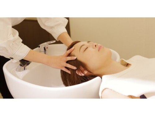 サロンメイバイリム(Salon May by Lim)(東京都渋谷区千駄ヶ谷4-10-4 3F)