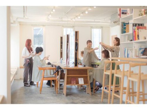 アビキュー(abiquiu)(東京都渋谷区神宮前5-30-3 ニューアートビル4F)