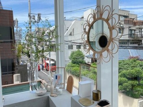 マンション 表参道(mansion)(東京都渋谷区神宮前4-5-13 アピス表参道スクエア2F)