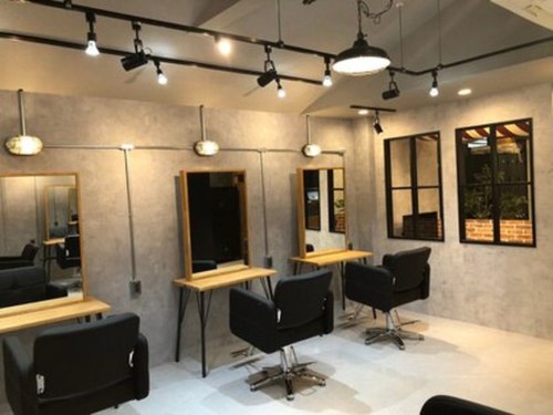 アグ ヘアー グスマン 西永福店(Agu hair guzman)(東京都杉並区永福3-55-2 2F)