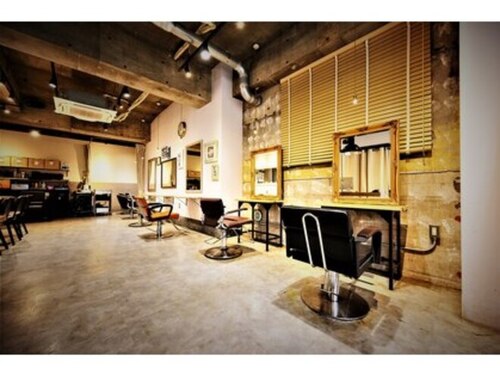 ロード(Road Hair Lounge)(東京都豊島区池袋2-51-10 バナァフラット池袋1F)