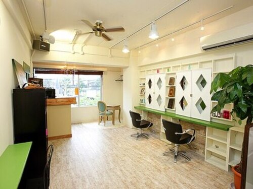 ヘアーアンドネイル アールヌーヴォー 高島平(hair&nail art nouveau)(東京都板橋区高島平8‐9‐12 2F)