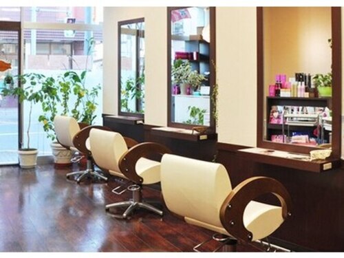 ヘアメイク ユーカラット(hair make u carat)(東京都板橋区徳丸3‐11‐7)