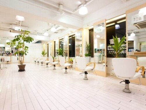 ヘアアンドメイク ズーカ(HAIR&MAKE ZU KA)(東京都練馬区上石神井2-25-1 2F)