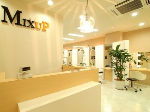 ミックスアップヘアー(MIX UP hair)(神奈川県横浜市青葉区市ケ尾町1170-6市が尾内野ビル1F)