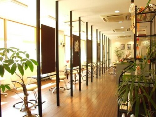 トリコヘアー Tlico Hair(神奈川県横浜市西区高島2-11-11-2F)