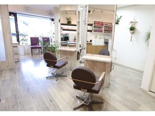 リュクス(Luxe)(神奈川県横浜市港南区上大岡西2‐7-6 ライオンズプラザ 上大岡102)