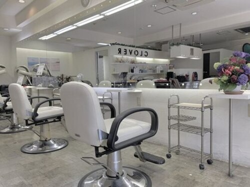 ヘアースタジオ クローバー(Hair Studio CLOVER)(神奈川県横浜市青葉区あざみ野1-10-2グリーンヒルあざみ野マンション1F)