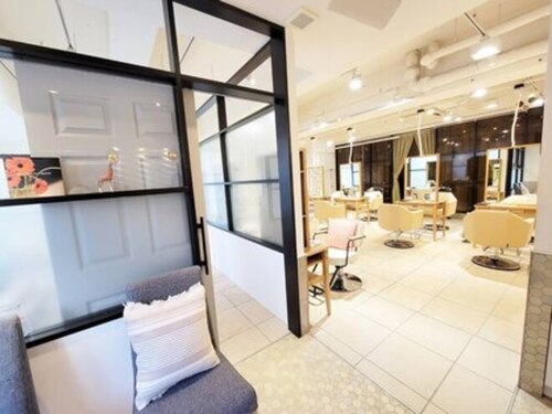 ネオリーブリタ たまプラーザ店(Neolive rita)(神奈川県横浜市青葉区美しが丘2-20-14 プリメールたまプラーザ1F)