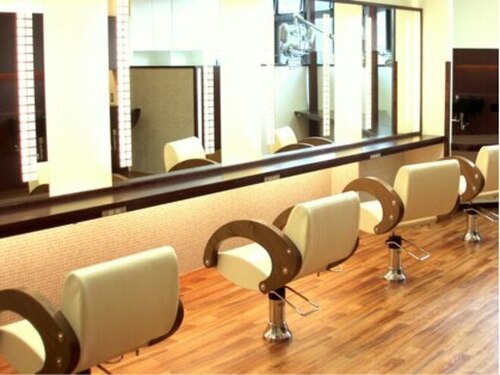 ノブヘアデザイン 杉田店(NOB hairdesign)(神奈川県横浜市磯子区杉田1-17-1)