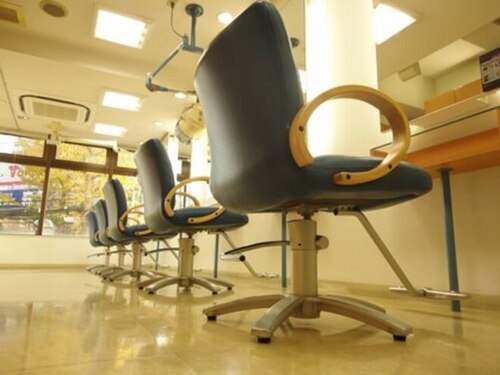 ティーズヘアアンドメイク(t’sHAIR&MAKE)(神奈川県横浜市青葉区青葉台2‐2‐1)