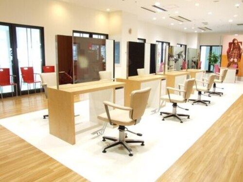 ヘアーアンドネイル キ アンティ(Hair&Nail Ki anty)(神奈川県横浜市西区みなとみらい4-6-5 リーフみなとみらい3F)
