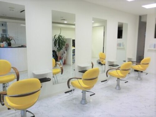 ヘアーアンドメイク ヴィサージュ(hair&make visage)(神奈川県横浜市瀬谷区中央16‐20 親和興業ビル1F)
