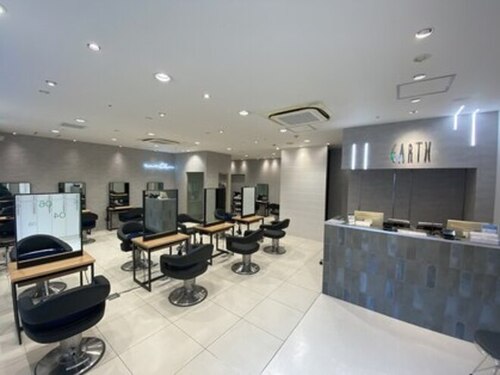 アース 二俣川店(HAIR&MAKE EARTH)(神奈川県横浜市旭区二俣川1-43-28)