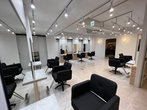 アグ ヘアー ログ 東戸塚店(Agu hair log)(神奈川県横浜市戸塚区品濃町514-3 パルミラビル3F)