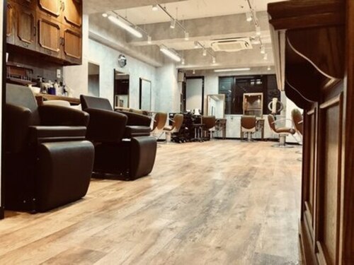 リノヘア プラス 関内店(RINO hair+)(神奈川県横浜市中区港町2-9-4関内幸和ビル2F)