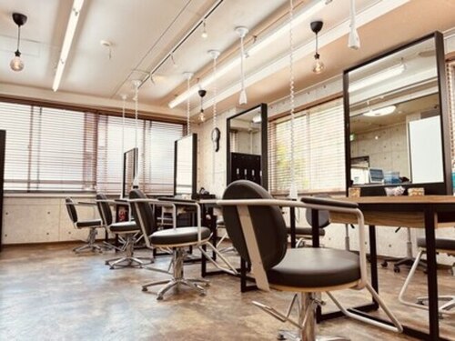 リノ ヘア 横浜西口店(RINO Hair)(神奈川県横浜市西区岡野1-1-19庄司ビル202)