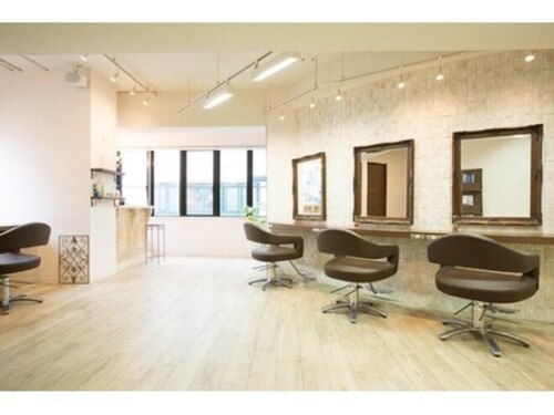 クロムヘアー(CHROME HAIR)(神奈川県横浜市中区元町5-209北村第二ビル201)