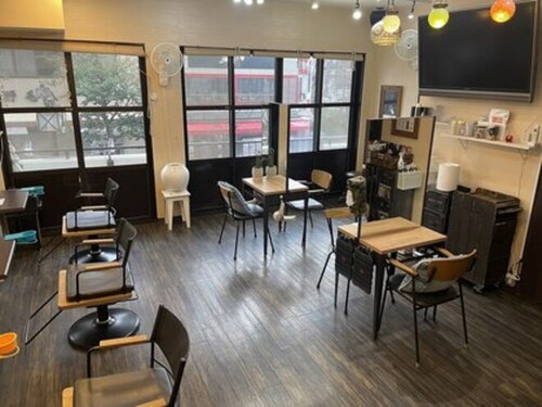 フラワー 桜木町 本店(Flower)(神奈川県横浜市中区花咲町1-9 日野ビル2階)