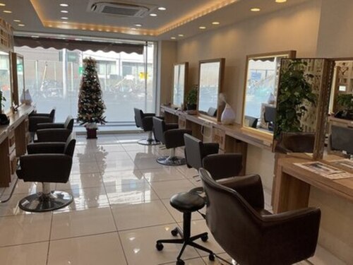 アリレイナ 六浦店(ARIREINA)(神奈川県横浜市金沢区六浦南2-2-19 都屋ビル1F)