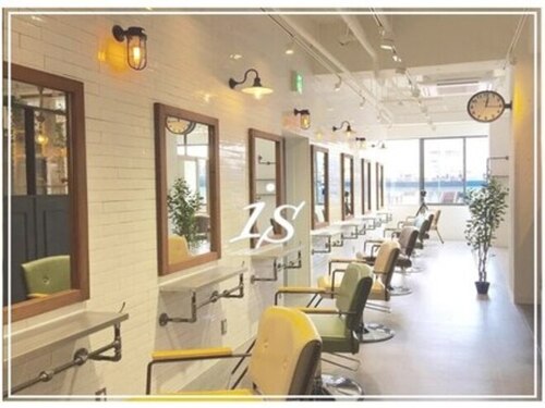 is 戸塚店(神奈川県横浜市戸塚区戸塚町4092-5 エバース第2ビル 2F)