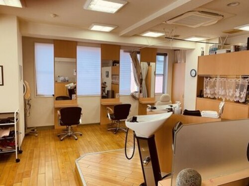 ヘアスタジオ エル(Hair studio eru)(神奈川県横浜市金沢区谷津町367小林ビル2F)