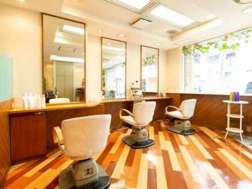 ダックテール本店(神奈川県横浜市保土ケ谷区岩井町29 EIビル1F)