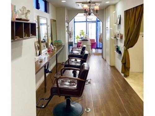 フォーエイチアイ ヘアーサロン(4H i Hair Salon)(神奈川県横須賀市本町2‐18 THKビル2F)