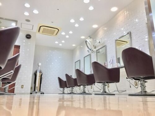 オーラビーヘアー(AURA b HAIR)(神奈川県小田原市栄町1‐1‐9 小田原ラスカ 4F)