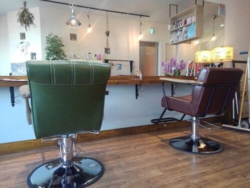 ワッカヘアーパーラー(WACCA hairparlor)(新潟県加茂市松坂町3-2-2F)