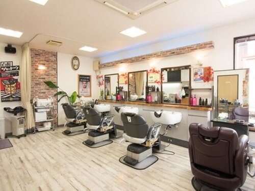 ヘアーサロン ふらっと(Hair Salon)(富山県高岡市清水町2‐2‐1)