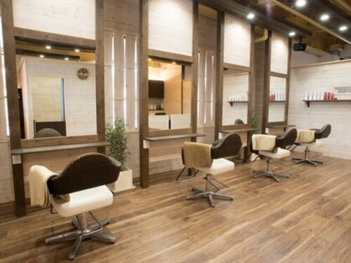 ノア ヘアー ラウンジ(Noa hair lounge)(富山県高岡市野村1536-17 アーバンビル1F-A)