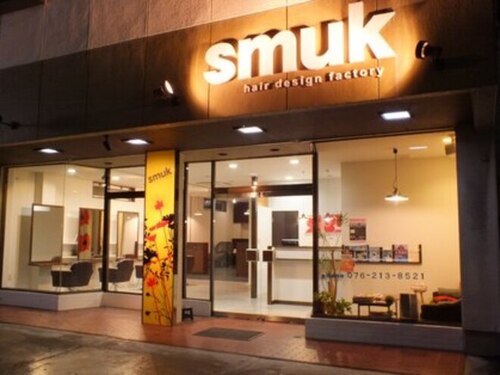 スモック ヘアーデザインファクトリー(smuk hair design factory)(石川県金沢市有松4-10-3)