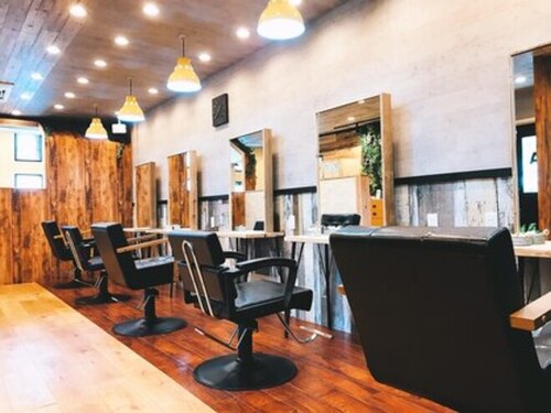 アグ ヘアー アレン 豊科店(Agu hair allen)(長野県安曇野市豊科4896-1 NARIAIパークビル1階A)