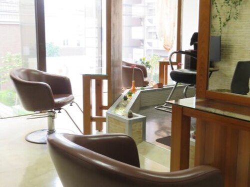 サロン ド シエスタ(salon du Siesta)(静岡県静岡市駿河区南町5-21濱一ビル2F)