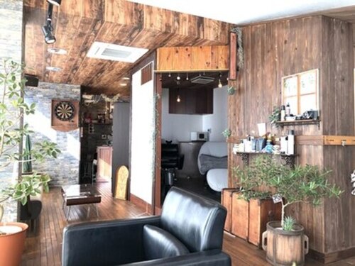 ヘアーアンドリラクシング キャビン(Hair&Relaxing CABIN)(静岡県静岡市葵区七間町9-1翠雲堂ビル2F)