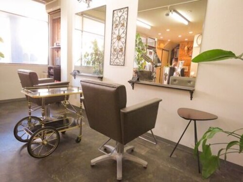 ヘアーアンドメイク トレボル(Hair&Make Trebol)(静岡県浜松市中央区鴨江4-10-22 佐藤ビル1F)