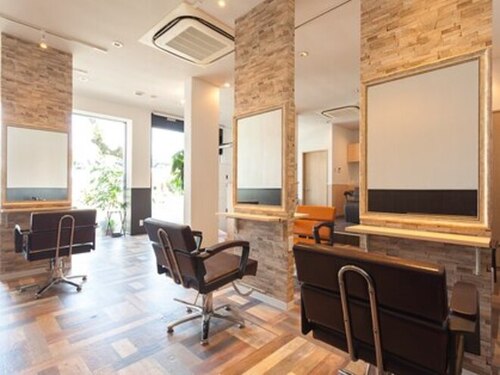 アグ ヘアー フォース 浜松佐鳴台店(Agu hair force)(静岡県浜松市中央区佐鳴台4-37-23 佐鳴台ヒルズ1階 中央店舗)
