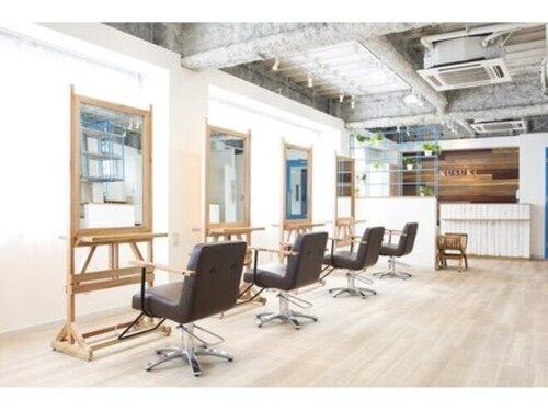 ヘアーサロン クスキ(hair salon KUSUKI)(愛知県名古屋市中区栄3-19-17 丸喜ビル 7F)