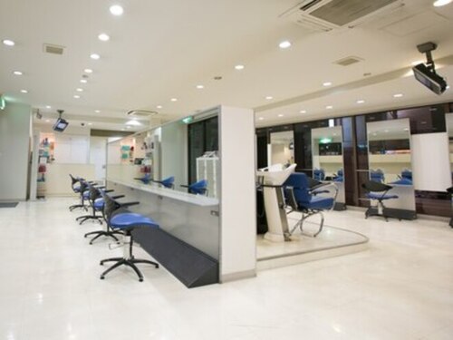 トニーアンドガイ ナゴヤ(TONI&GUY NAGOYA)(愛知県名古屋市中区栄3-27-7 サンサカエビル2F)