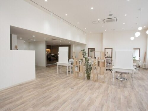 シリウス バイ アート(SIRIUS by.ART)(愛知県名古屋市中川区高杉町149)