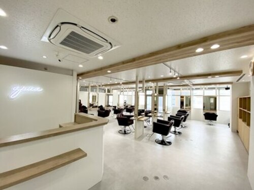 アグ ヘアー アクア栄店(Agu hair aqua)(愛知県名古屋市中区栄3-27-5 栄セントビル5階)