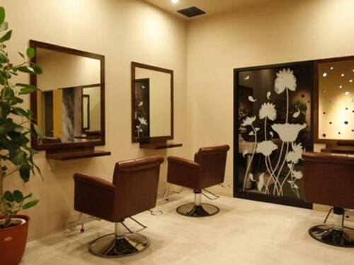 プティパ ヘアーアトリエ(petit pas hair atelier)(愛知県名古屋市北区黒川本通1-22 橋本ビルA号室)