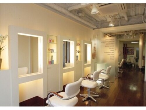 ルビーレッド(RubyRed)(愛知県名古屋市中区栄3-28-22 アーカイブ3F)